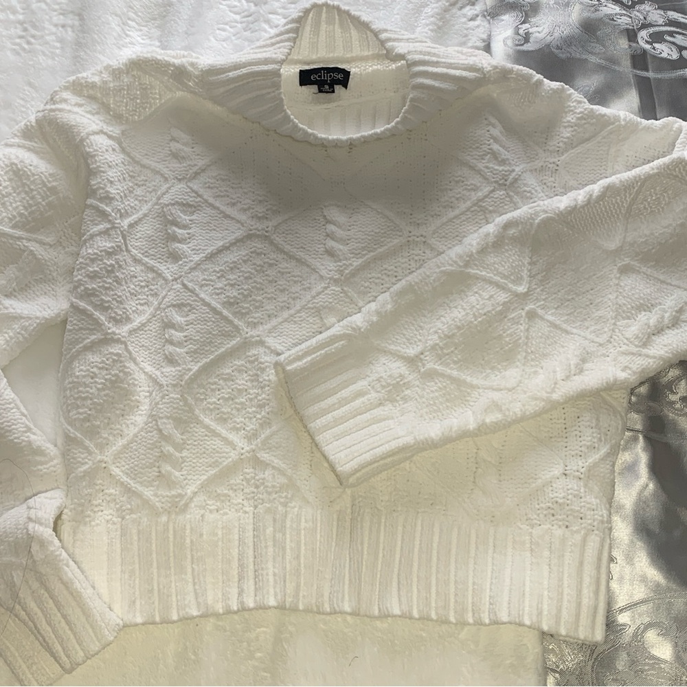 Eclipse White Cable Knit Crewneck Sweater Small